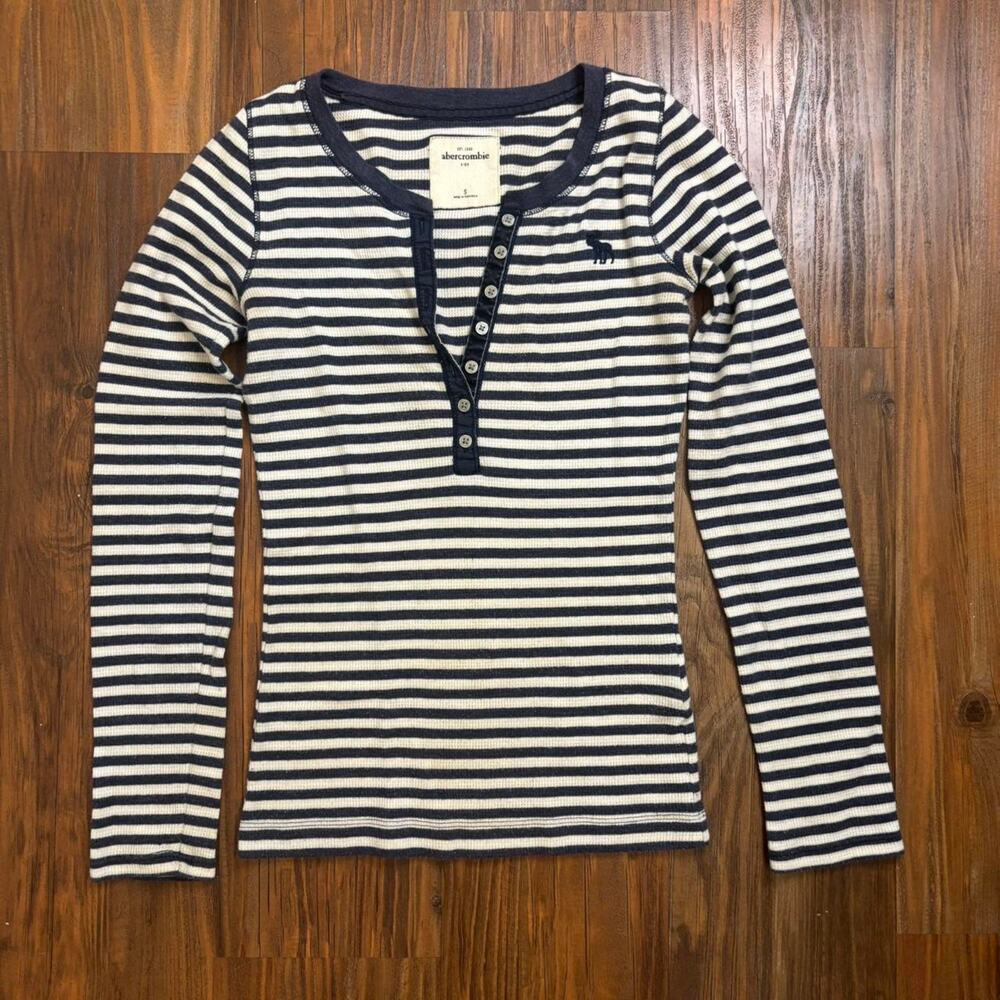 Abercrombie Kids Y2K Vintage Henley Long Sleeve Blue and White Stripes